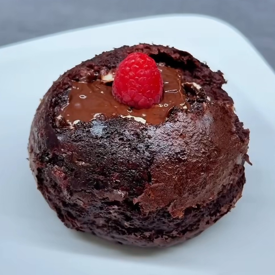 MALINOVÝ MUGCAKE